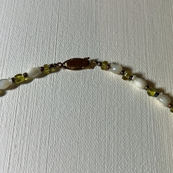 Beaded NECKLACE! Cute Lime green & Pearl White Beads - Picture 4 of 4